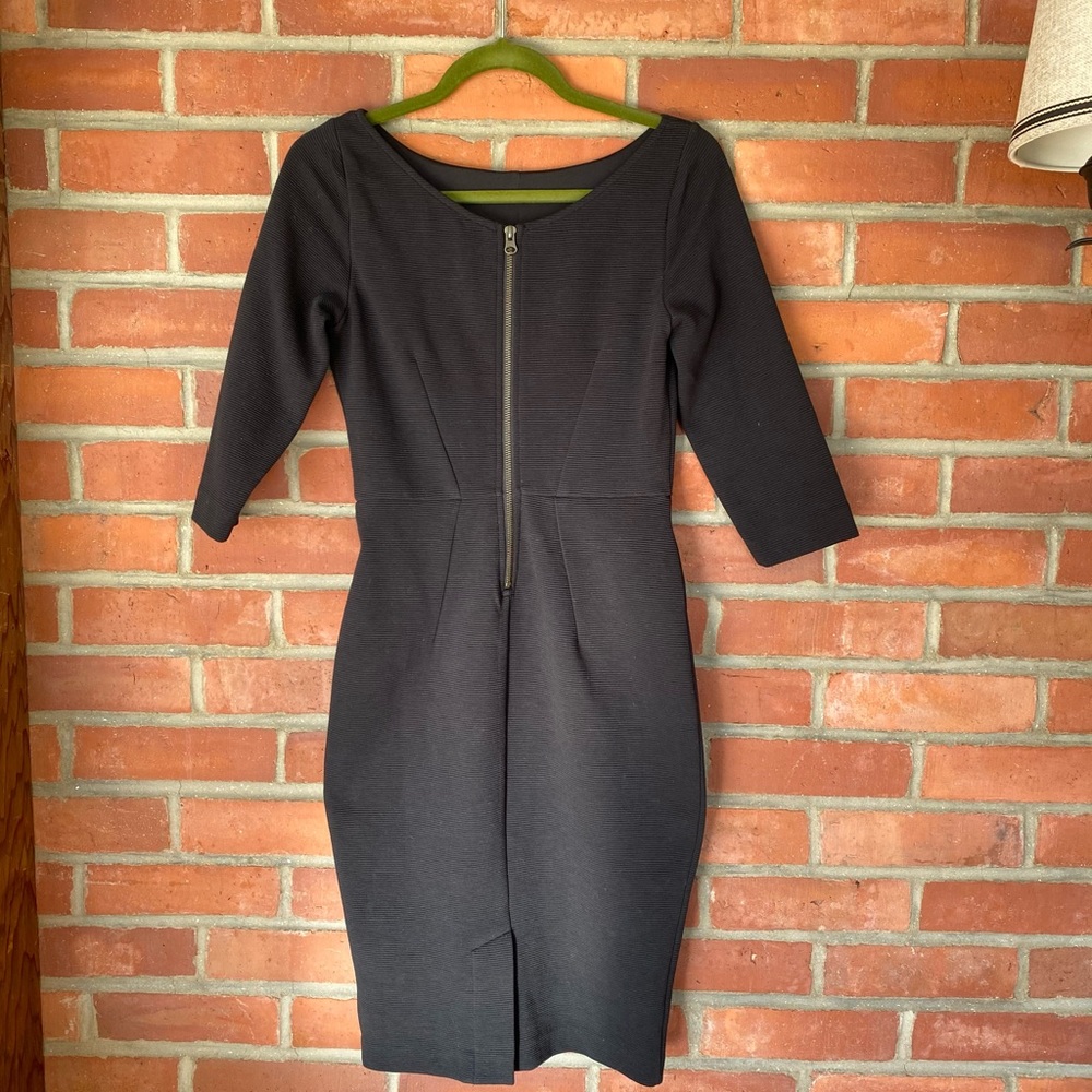 Boden fitted knee length dress.
